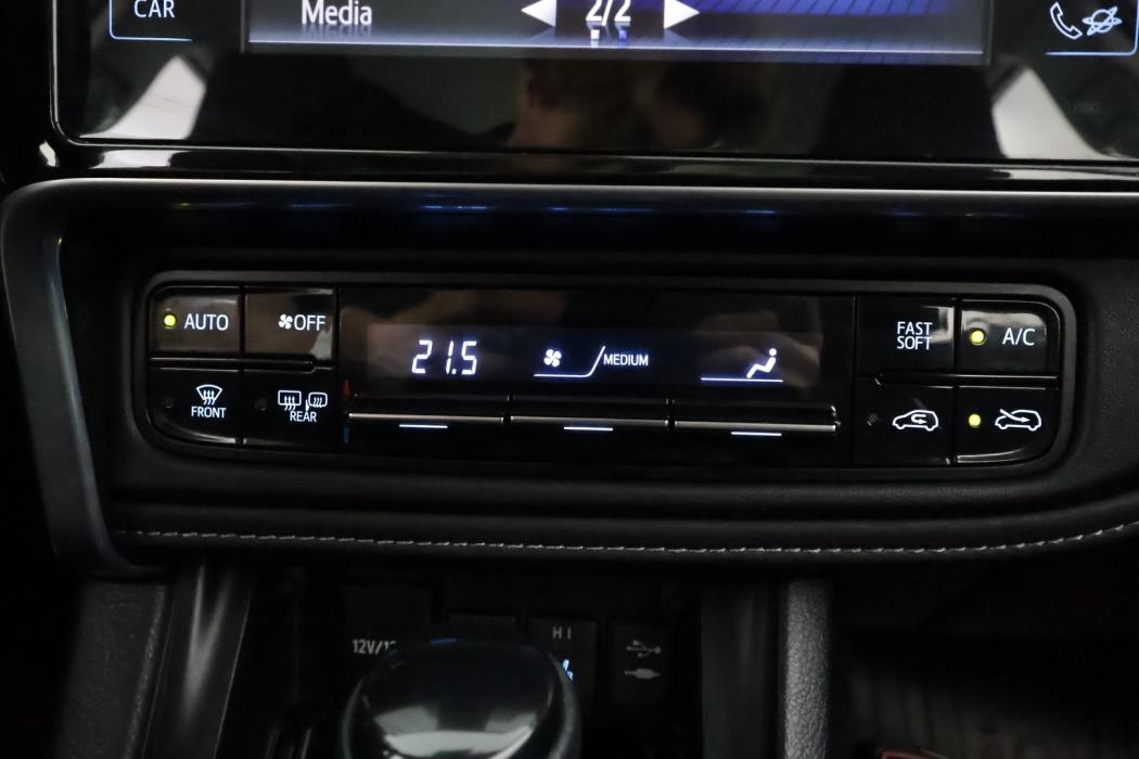 TOYOTA Auris 2017