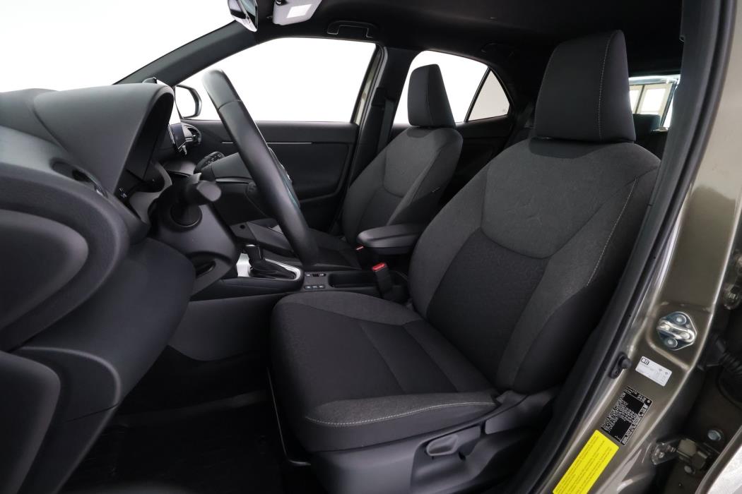 TOYOTA Yaris Cross 2024