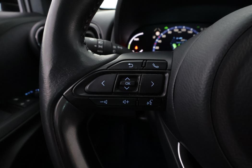 TOYOTA Yaris Cross 2024