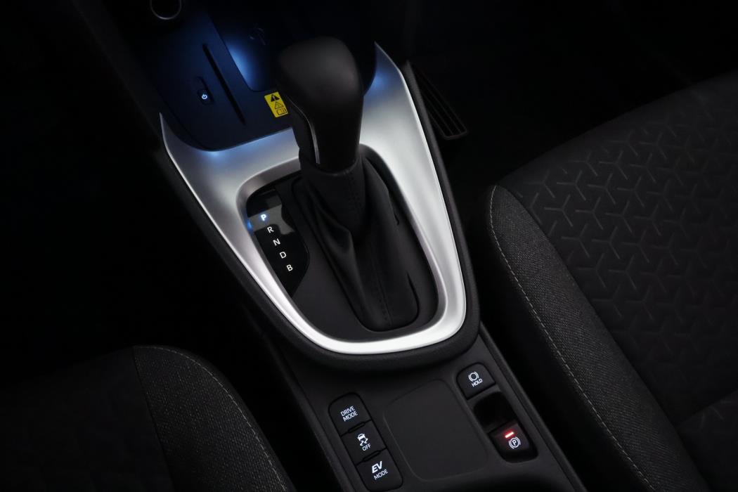 TOYOTA Yaris Cross 2024