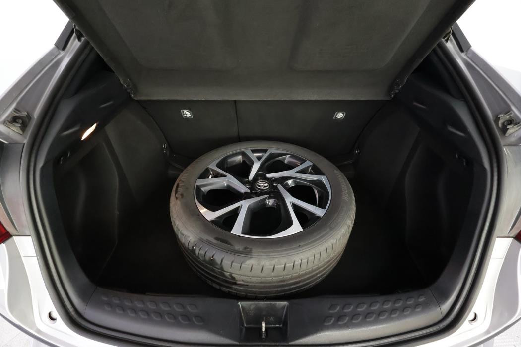 TOYOTA C-HR 2017
