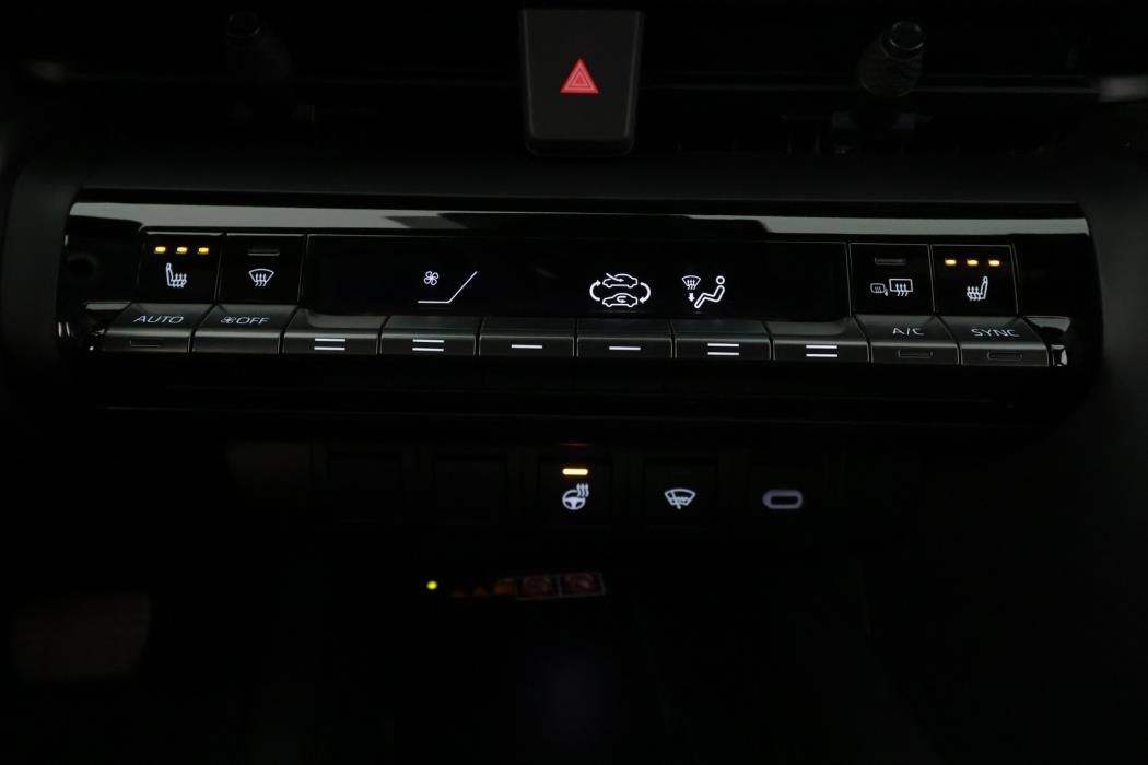 TOYOTA C-HR 2024