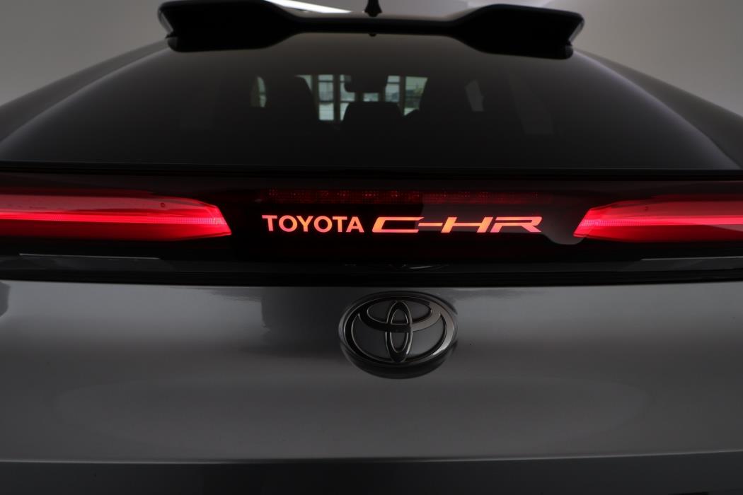 TOYOTA C-HR 2025
