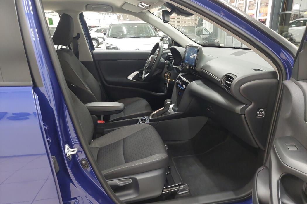 TOYOTA YARIS CROSS 2024