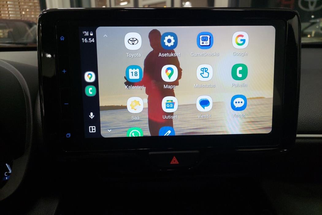 TOYOTA YARIS CROSS 2024