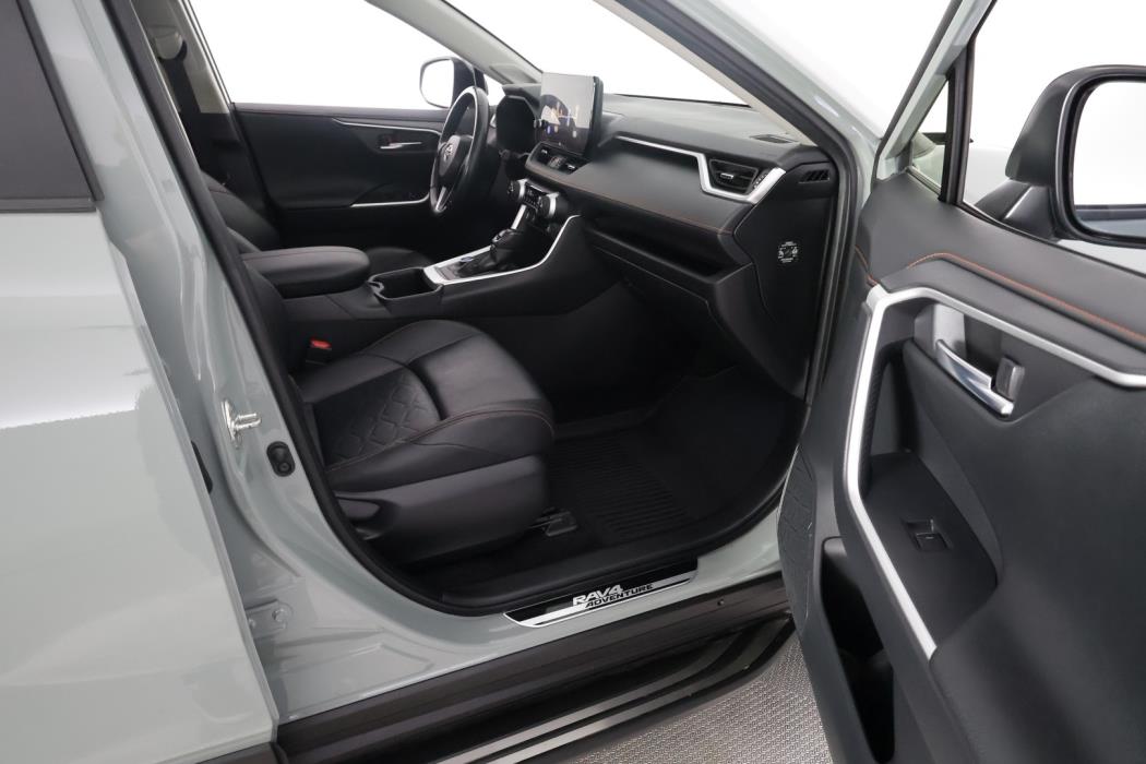 TOYOTA RAV4 2023