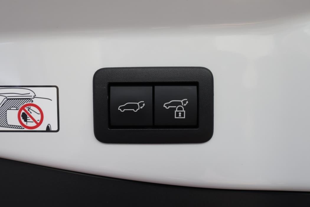 TOYOTA C-HR 2024