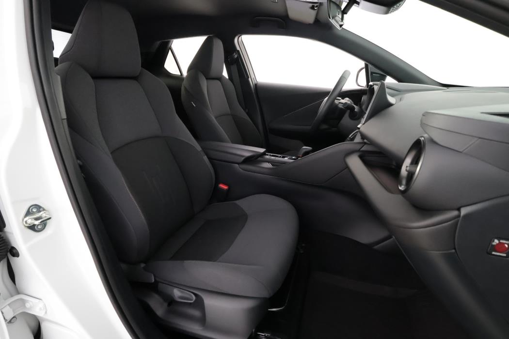 TOYOTA C-HR 2024