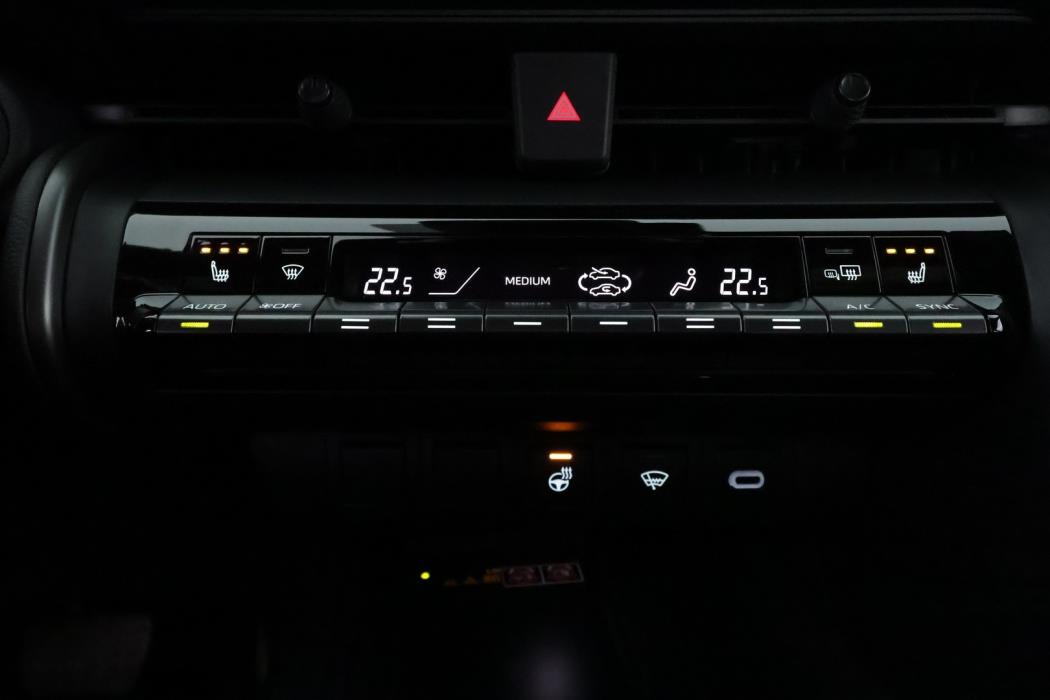 TOYOTA C-HR 2024