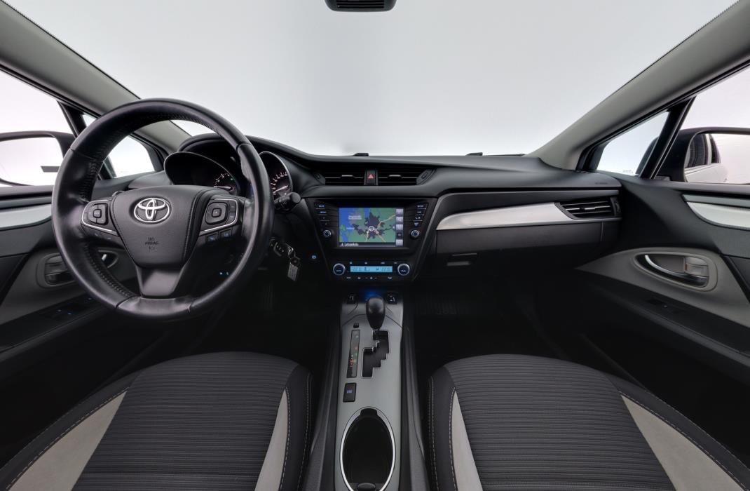 TOYOTA Avensis 2017