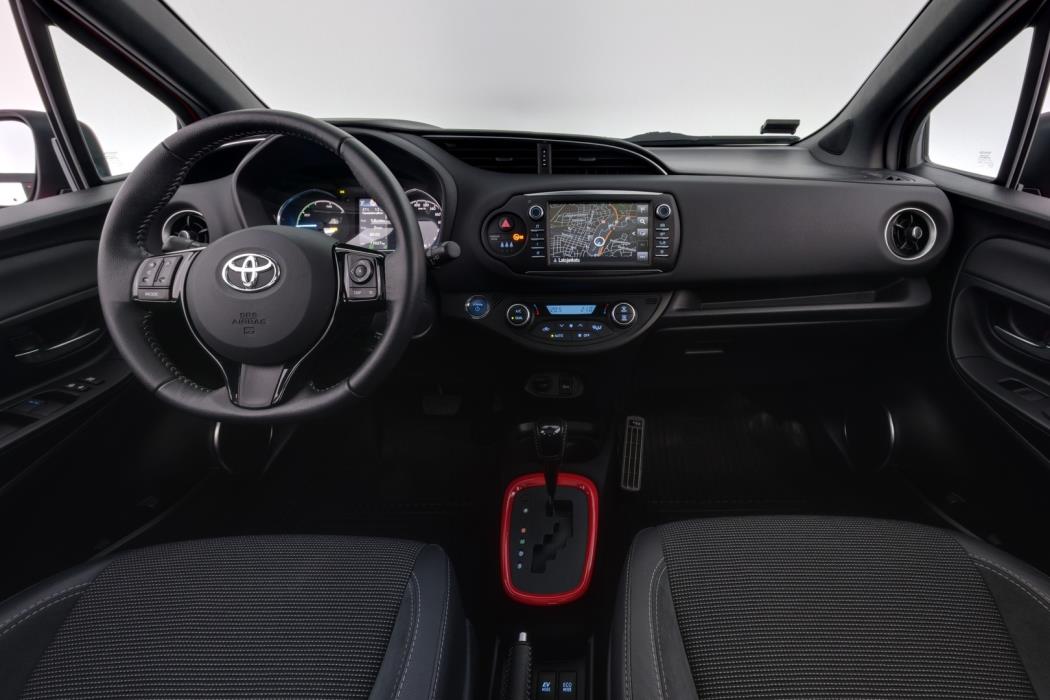 TOYOTA Yaris 2019