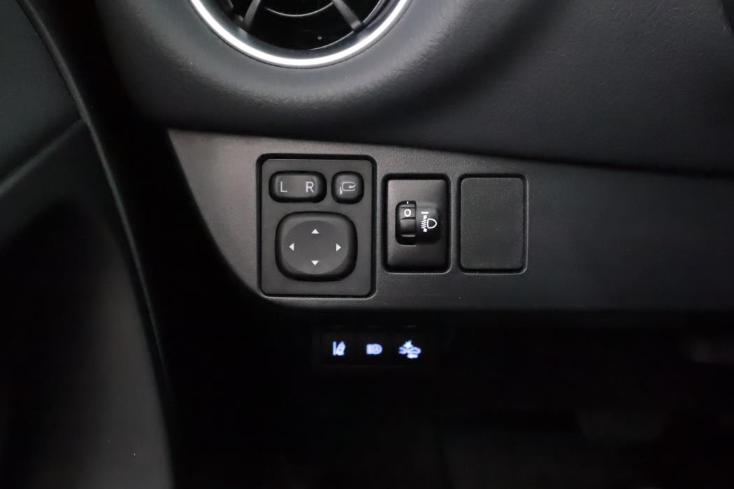 TOYOTA Yaris 2019