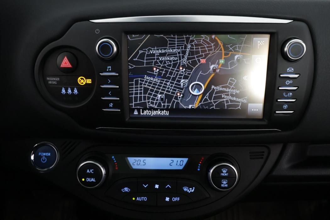 TOYOTA Yaris 2019
