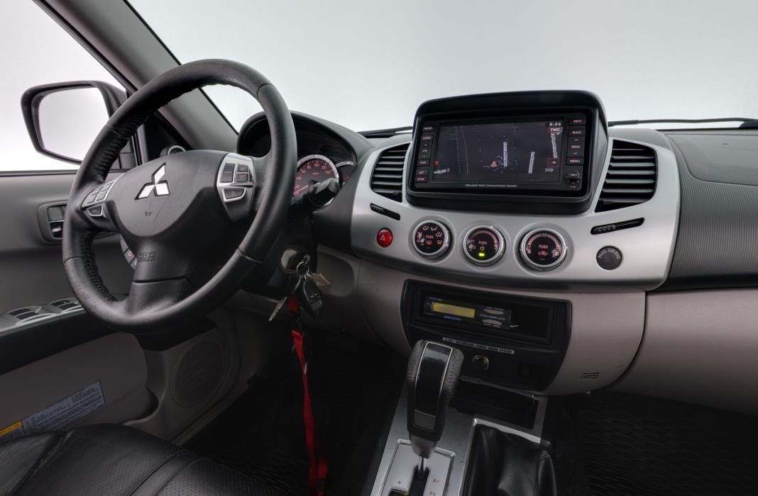 MITSUBISHI L200 2012