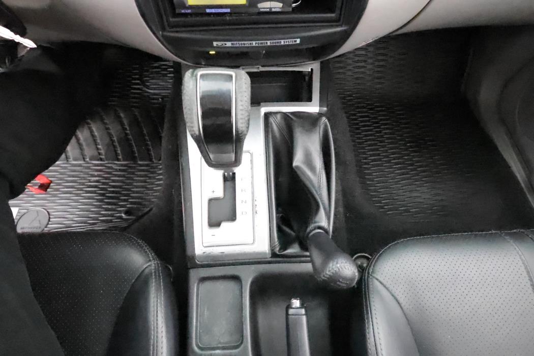 MITSUBISHI L200 2012