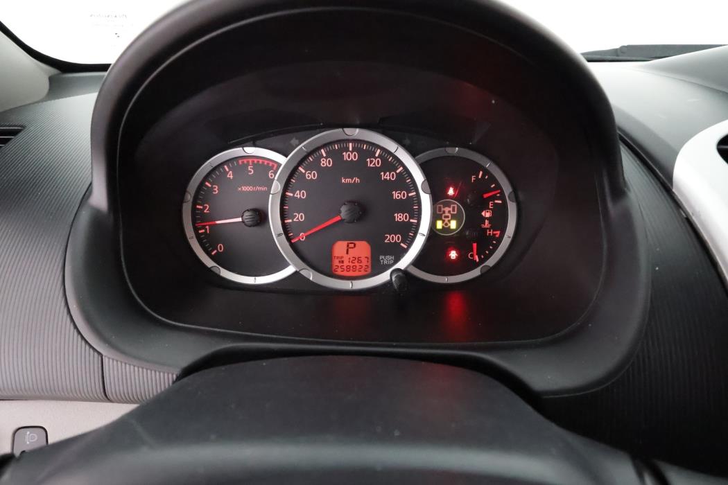 MITSUBISHI L200 2012