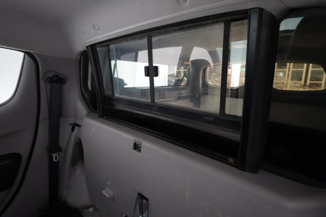 MITSUBISHI L200 2012