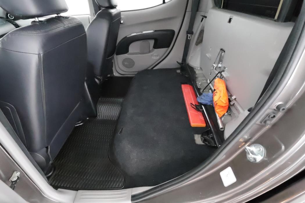 MITSUBISHI L200 2012