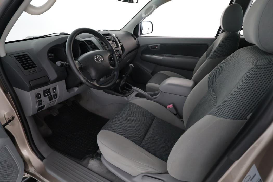 TOYOTA Hilux 2010