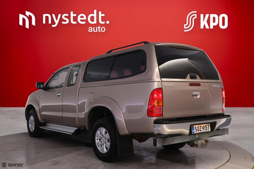 TOYOTA Hilux 2010