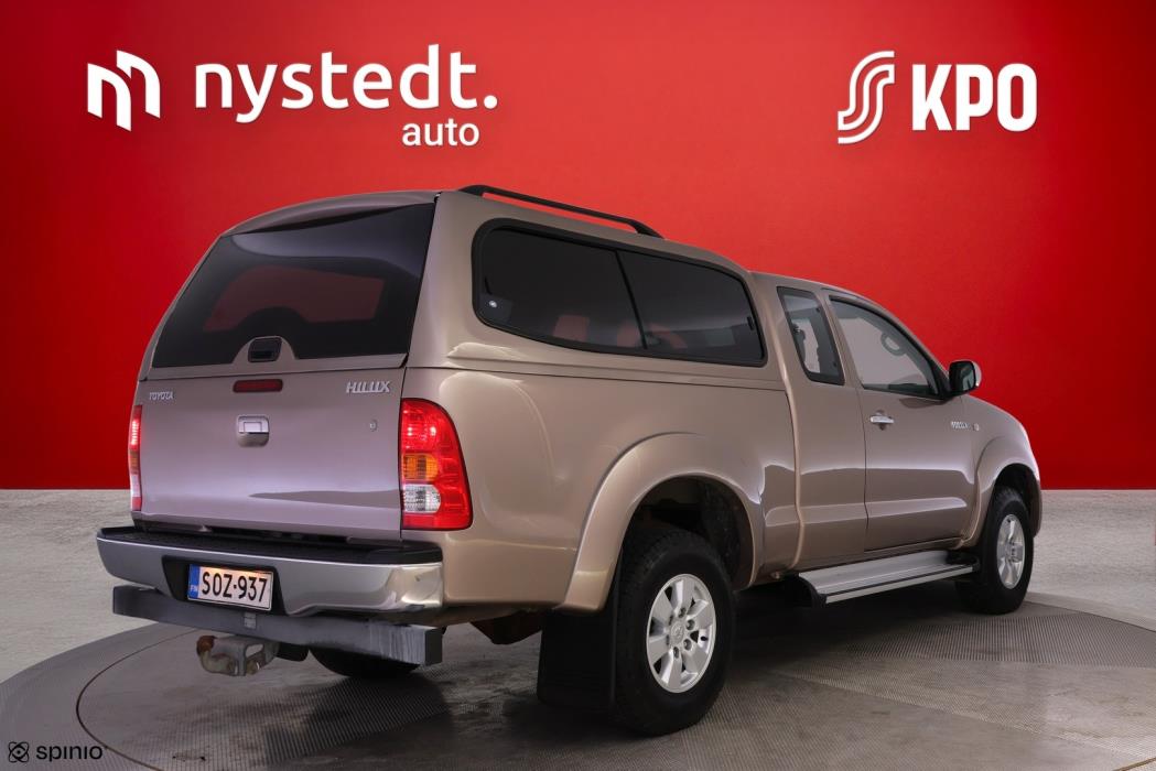 TOYOTA Hilux 2010