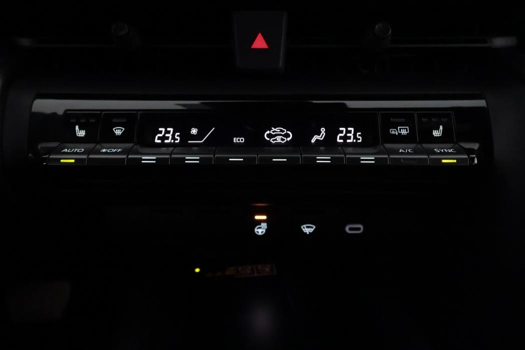 TOYOTA C-HR 2024