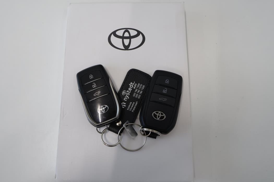 TOYOTA C-HR 2024