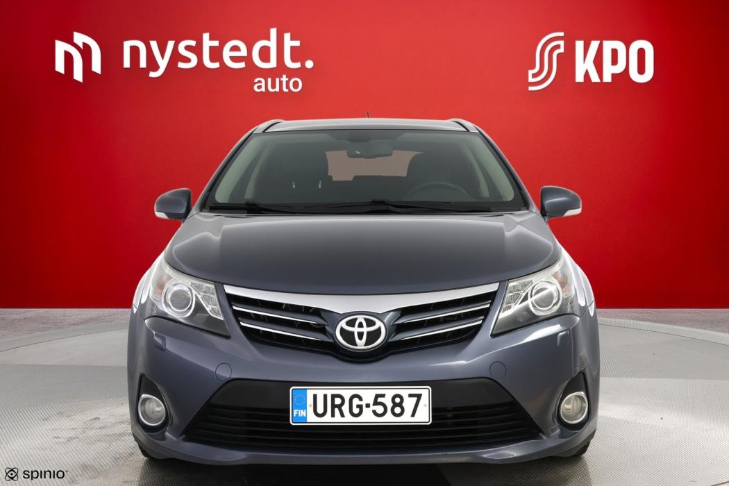 TOYOTA Avensis 2012