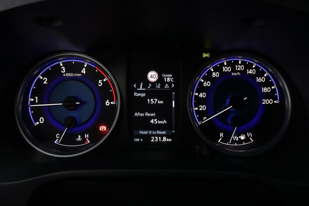 TOYOTA Hilux 2018