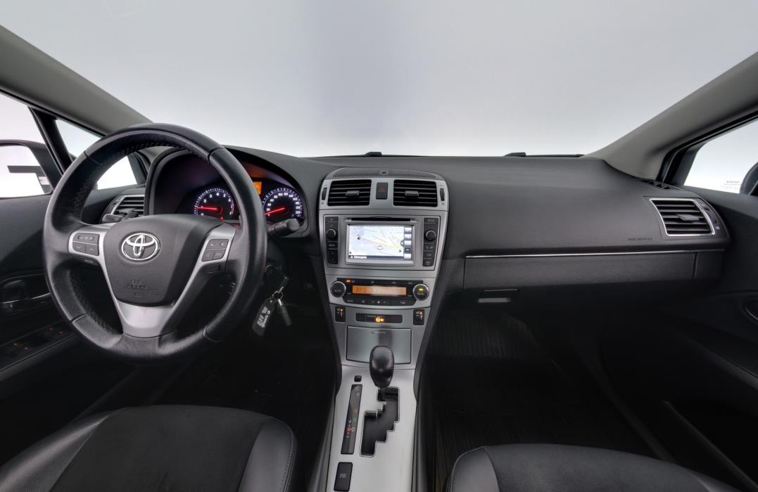 TOYOTA Avensis 2014