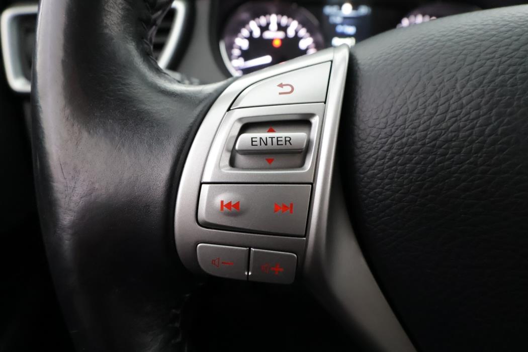 NISSAN Qashqai 2017