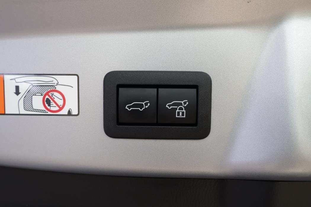 TOYOTA Prius Plug-in 2023