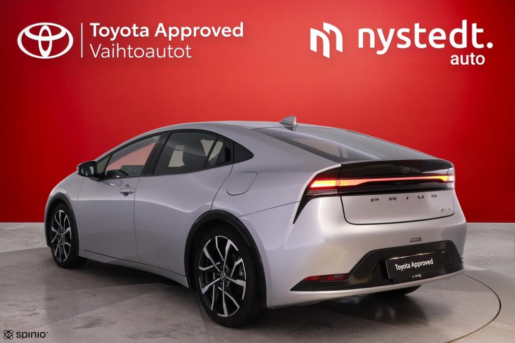 TOYOTA Prius Plug-in 2023