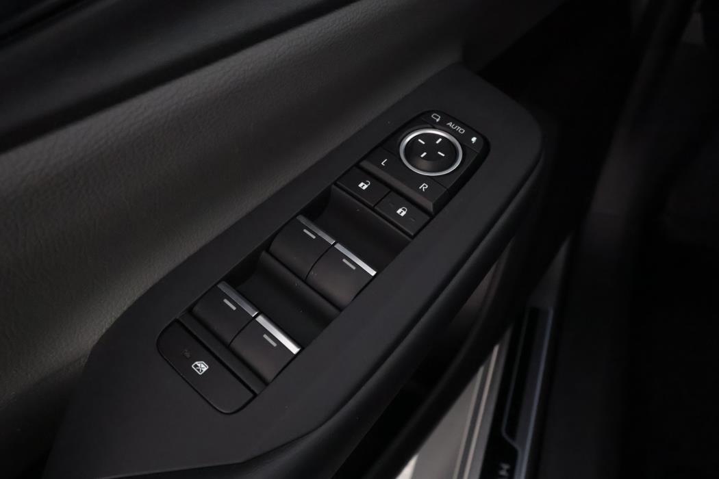TOYOTA Prius Plug-in 2023