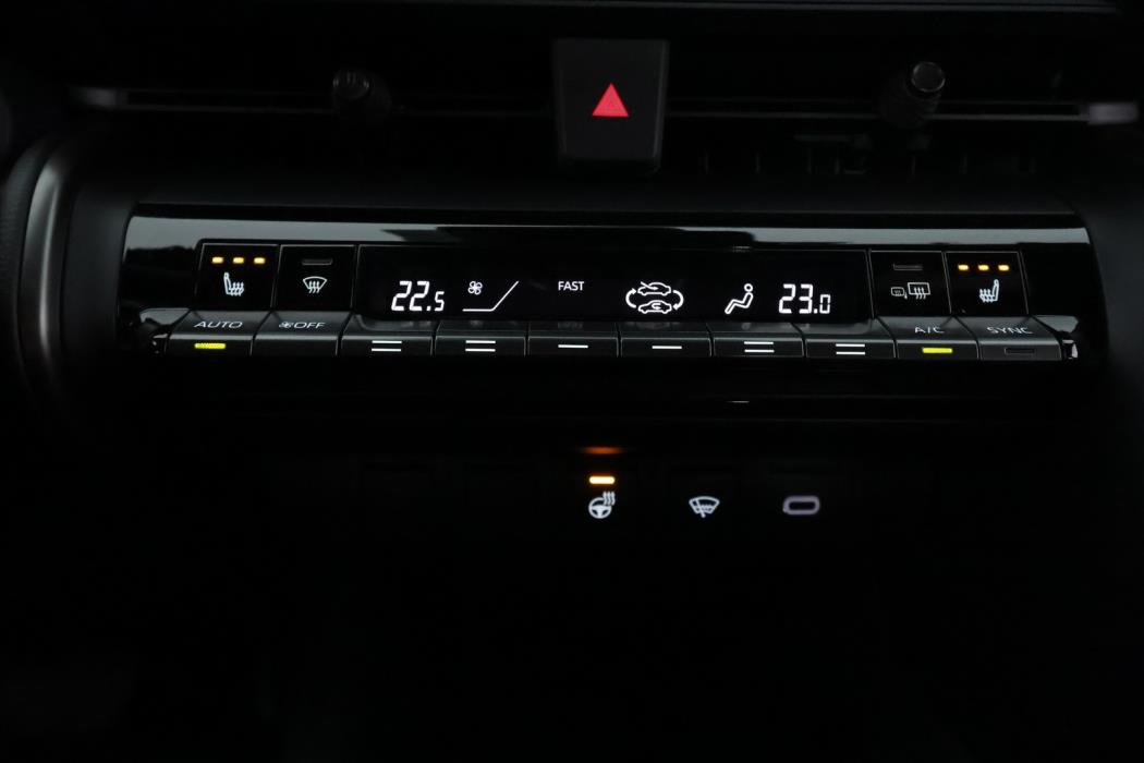 TOYOTA C-HR 2024
