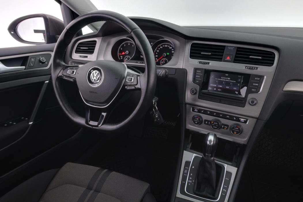 VOLKSWAGEN Golf 2014