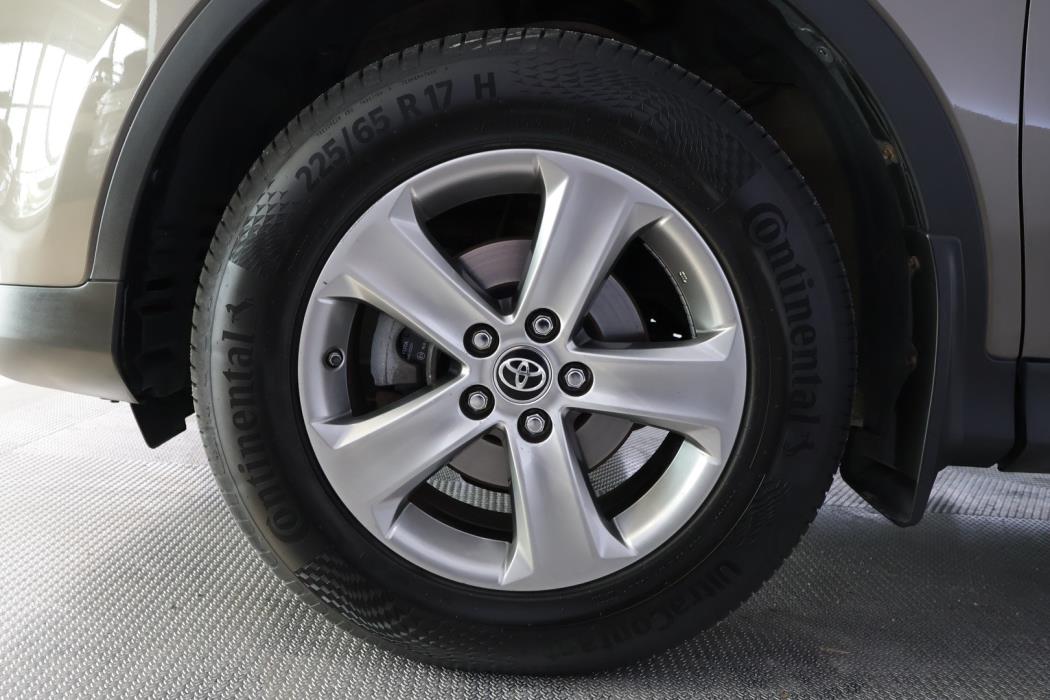 TOYOTA RAV4 2015