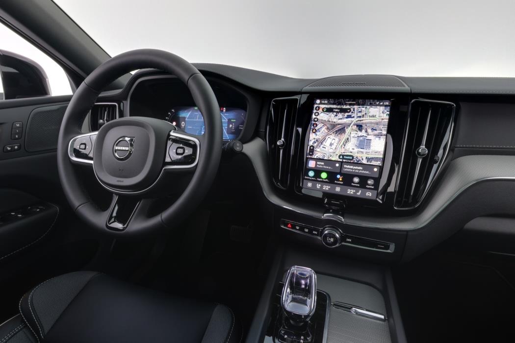 VOLVO XC60 2025