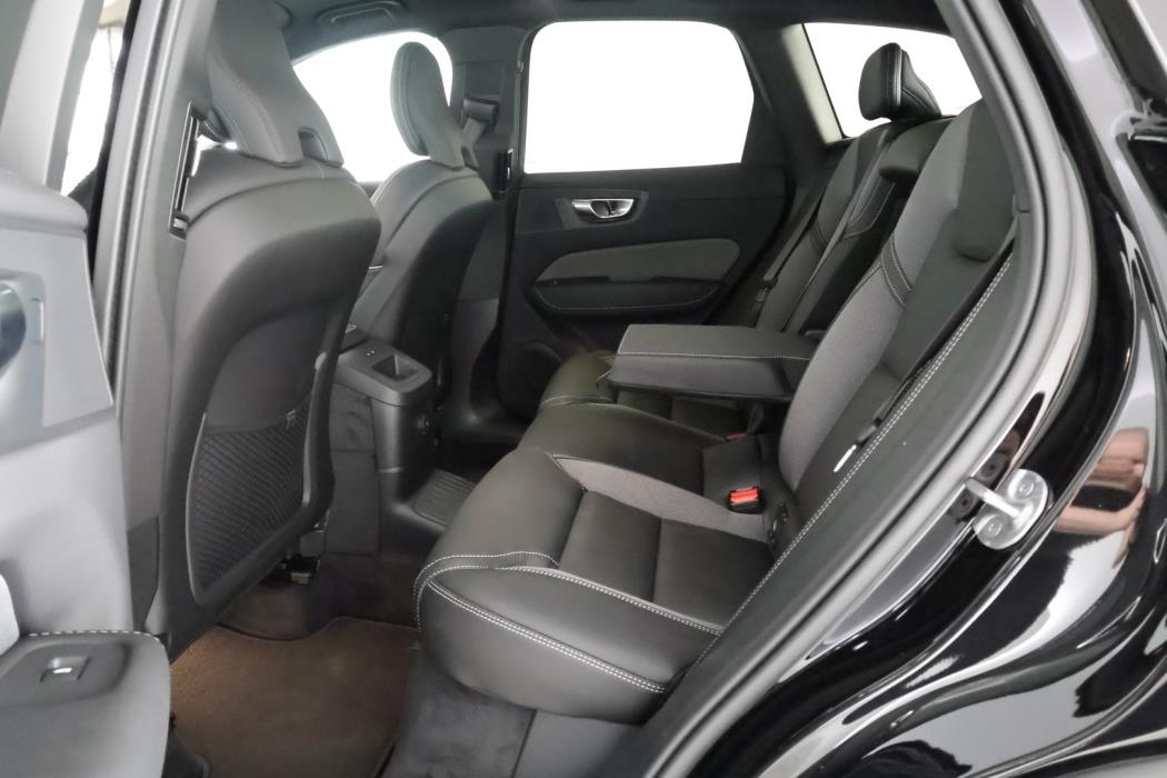 VOLVO XC60 2025