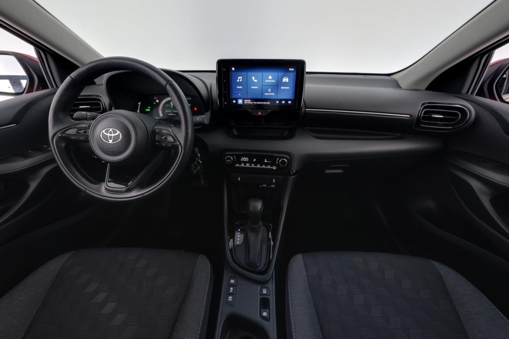 TOYOTA Yaris 2025