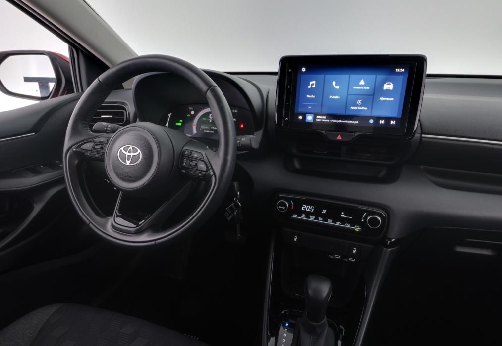 TOYOTA Yaris 2025