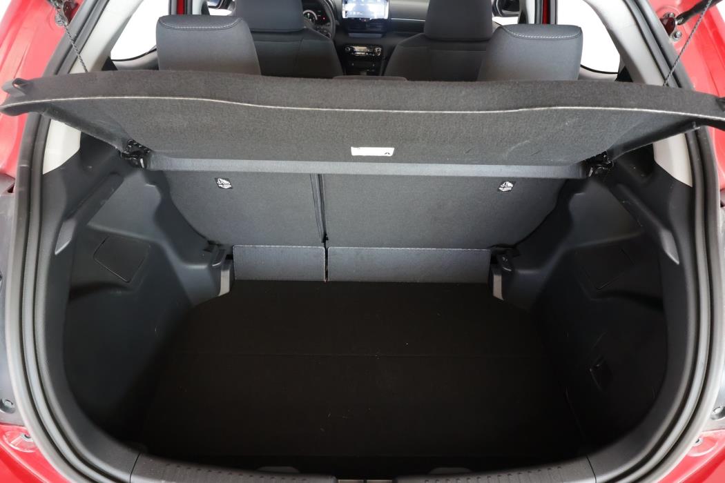 TOYOTA Yaris 2025
