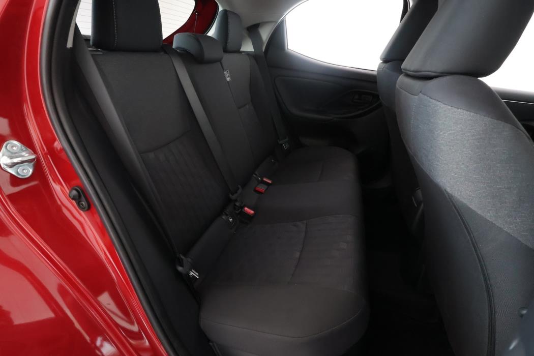TOYOTA Yaris 2025