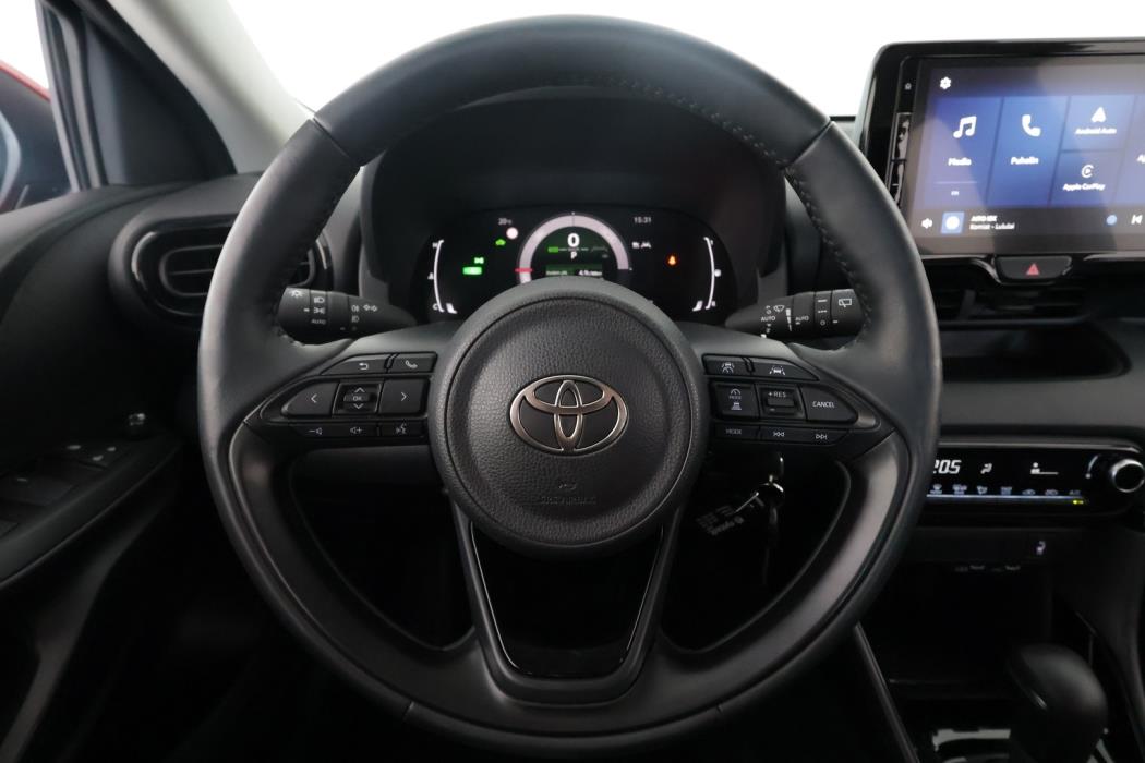 TOYOTA Yaris 2025