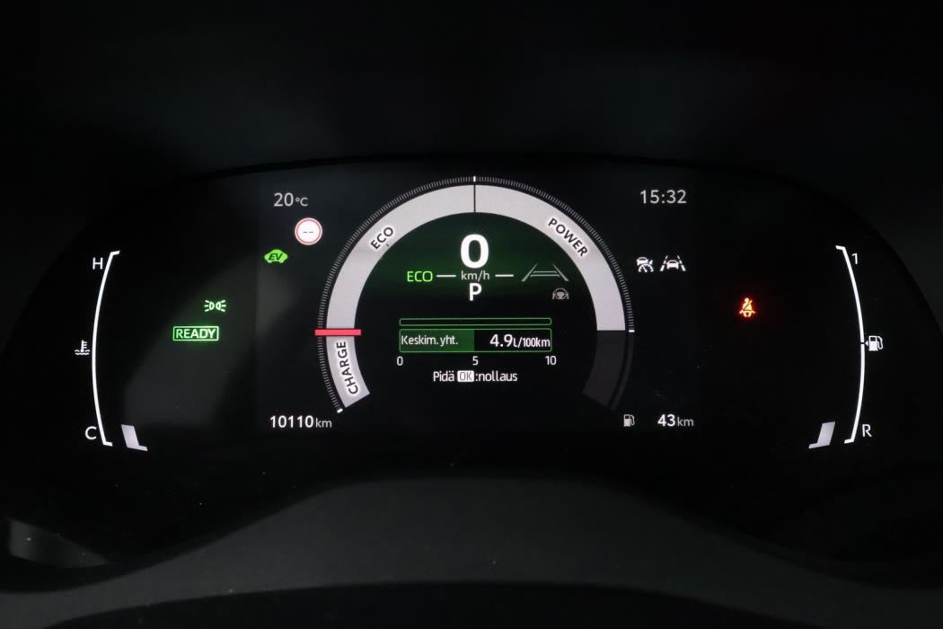 TOYOTA Yaris 2025