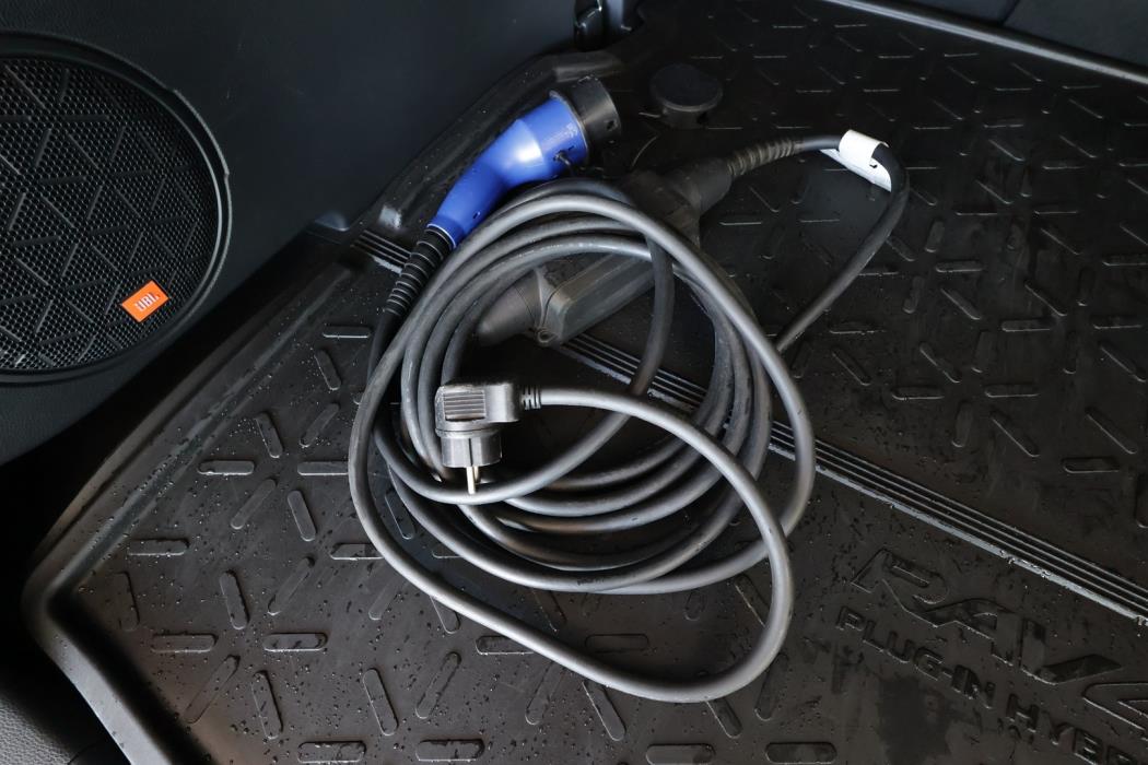 TOYOTA RAV4 PLUG-IN 2023