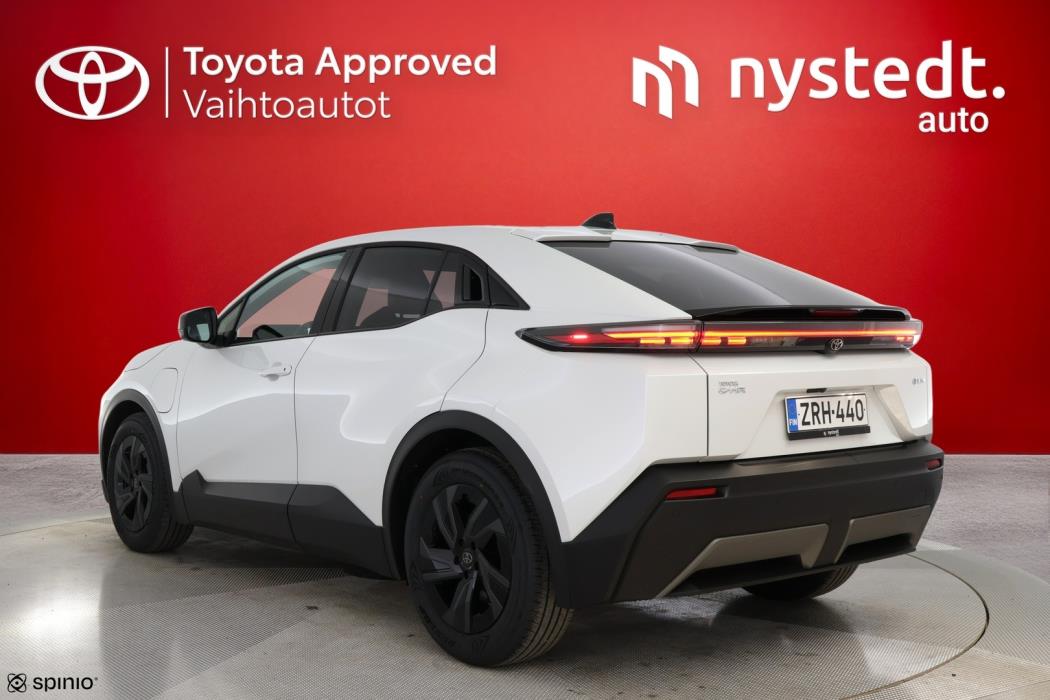 TOYOTA C-HR+ 2026