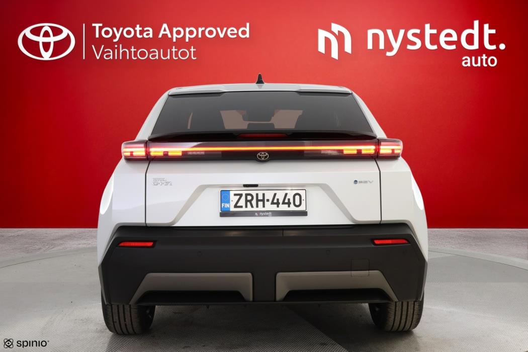 TOYOTA C-HR+ 2026