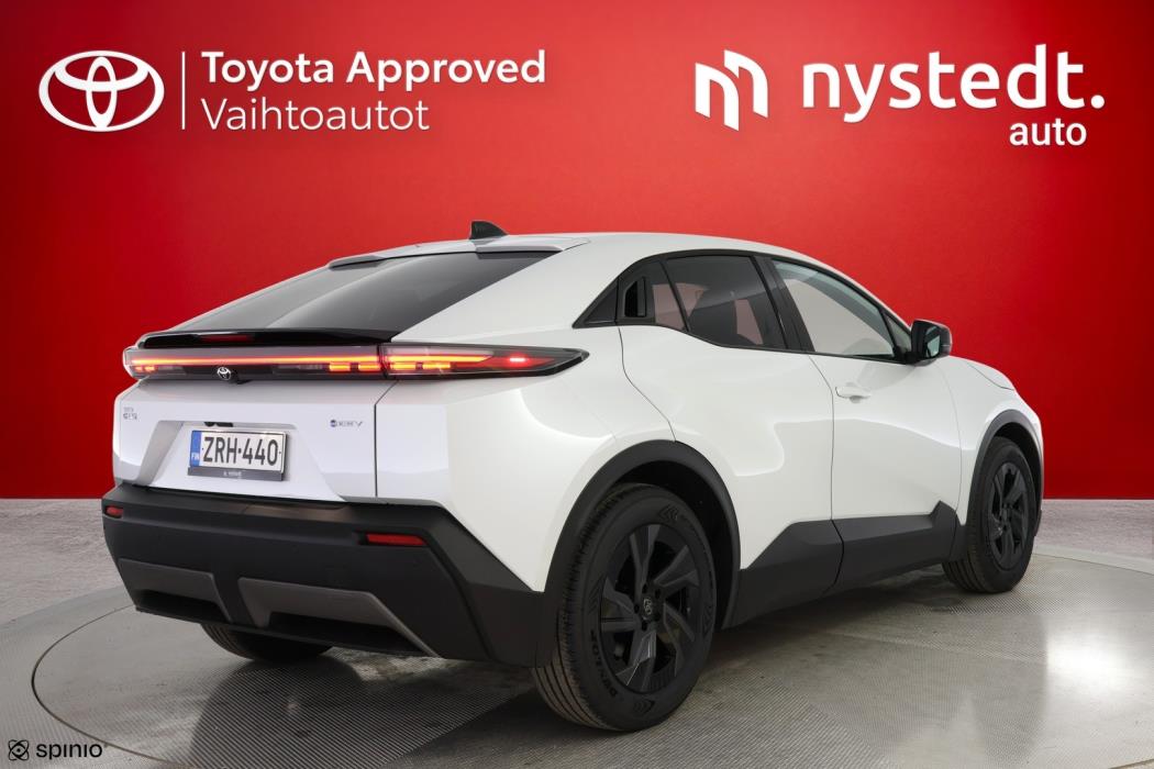 TOYOTA C-HR+ 2026