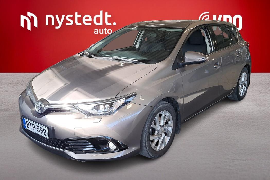 TOYOTA Auris 2015